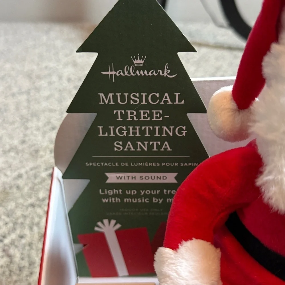 Hallmark Musical Tree-Lighting Santa NEW